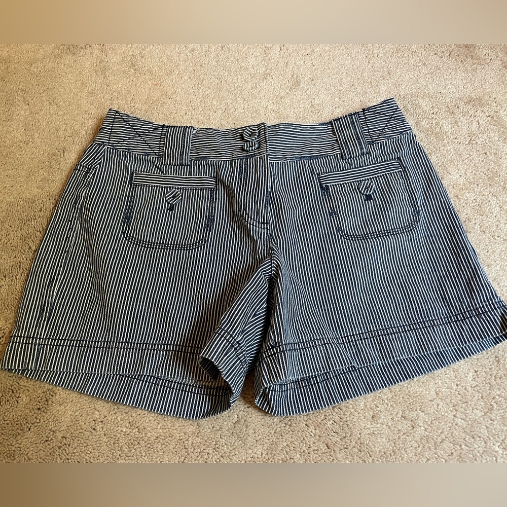 Ann Taylor LOFT Size 2 shorts